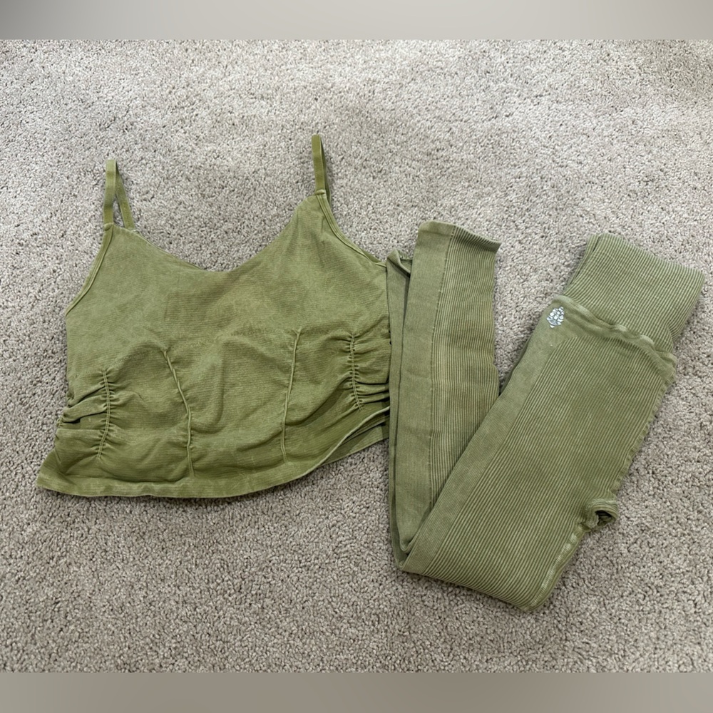 Free People Movement set in kale green (high rise) - Picture 2 of 2